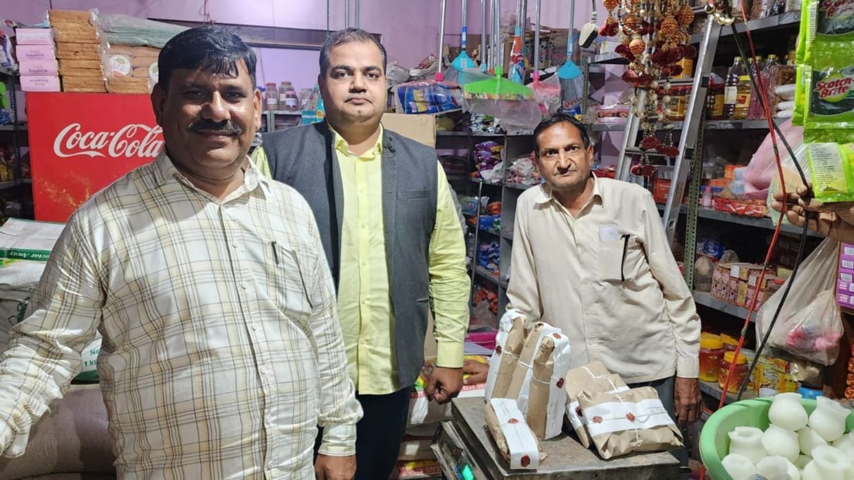 Mahendragarh: CM Flying raids sweet shops in Kanina