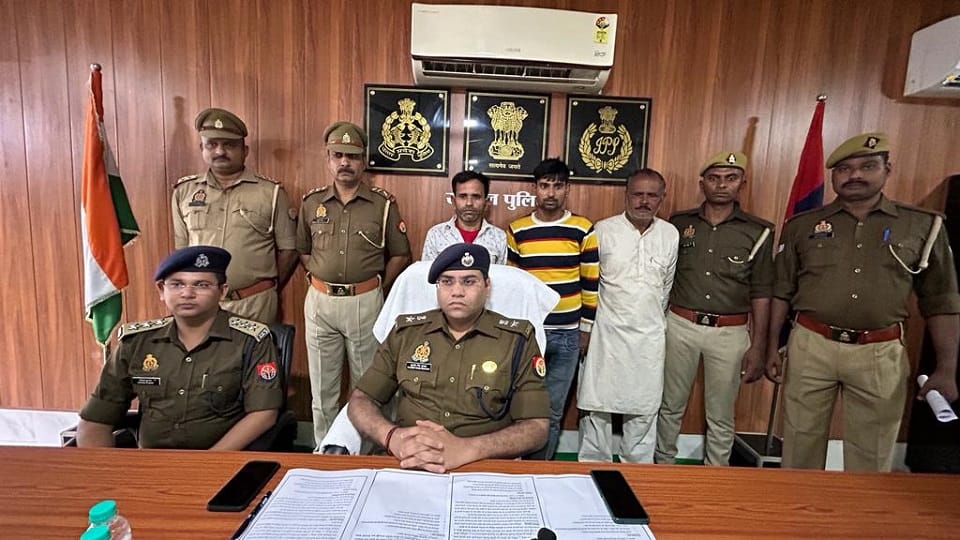 Four members of gang trafficking minor girls arrested two absconding