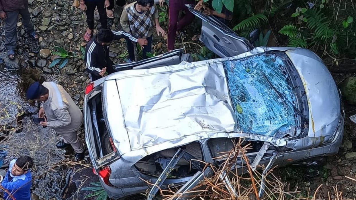 Two Killed One Injured Car Fall into Gorge near Ghumarwin Bilaspur Himachal Pradesh
