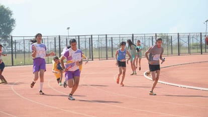 Bilaspur News: 400 मीटर दौड़ में शिमला के दिव्यांश, ऊना की दीपिका प्रथम State level sports competition in Govt Girls Senior Secondary School, Bilaspur