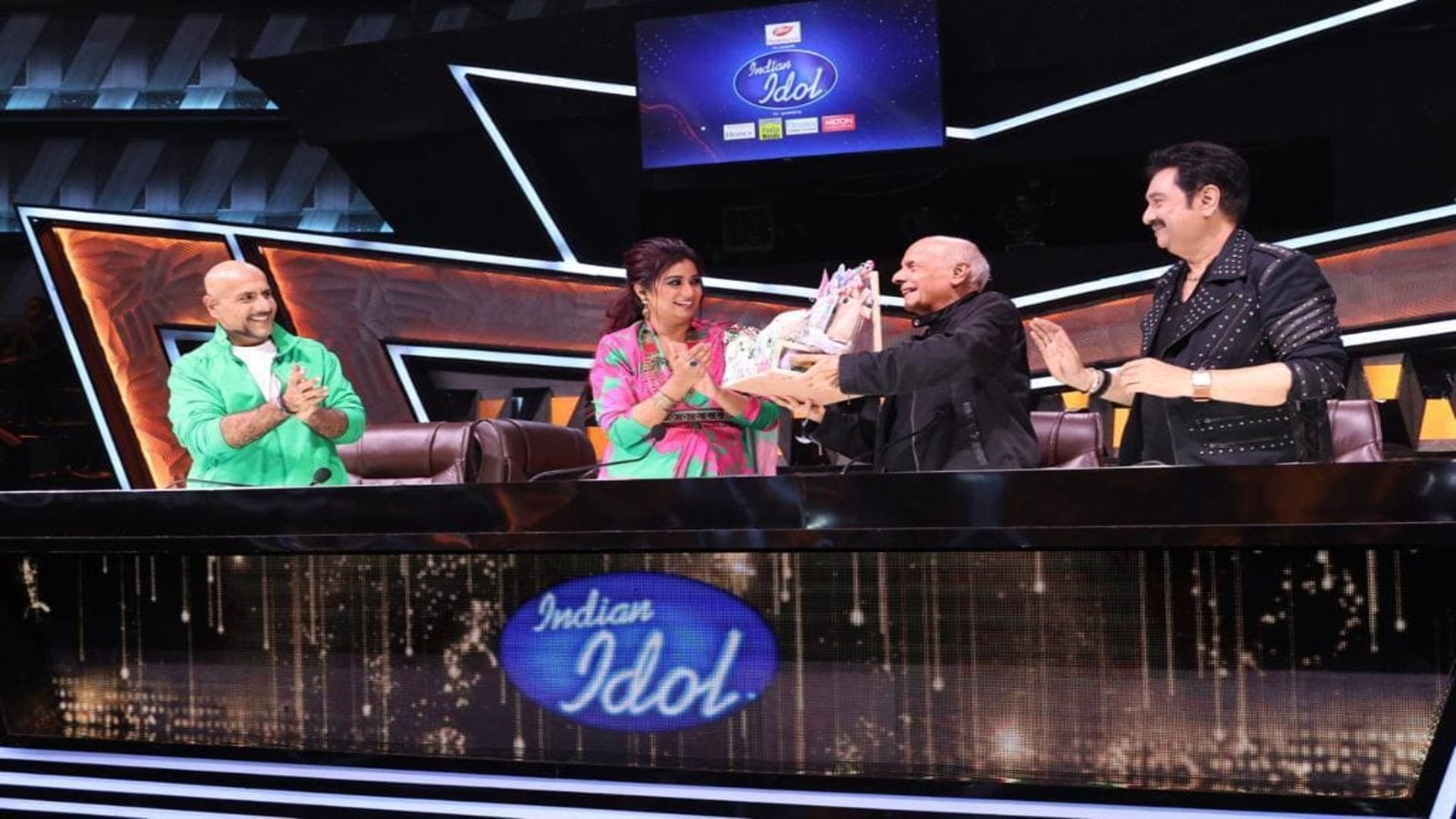 Indian Idol 14 Shreya Ghoshal showers love on Alia Bhatt Ranbir Kapoor daughter Raha congratulate Mahesh Bhatt