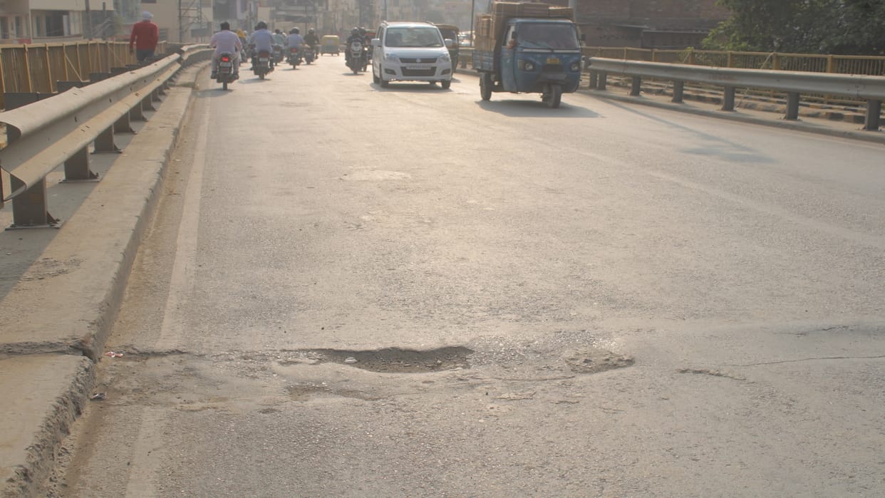 Flyovers shake in the city: There are 29 tremors on Chowkaghat and 23 tremors on Phulwaria, CM expressed displ