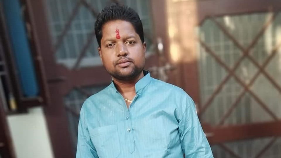 Woman village development officer husband dies of fever in Ghaziabad