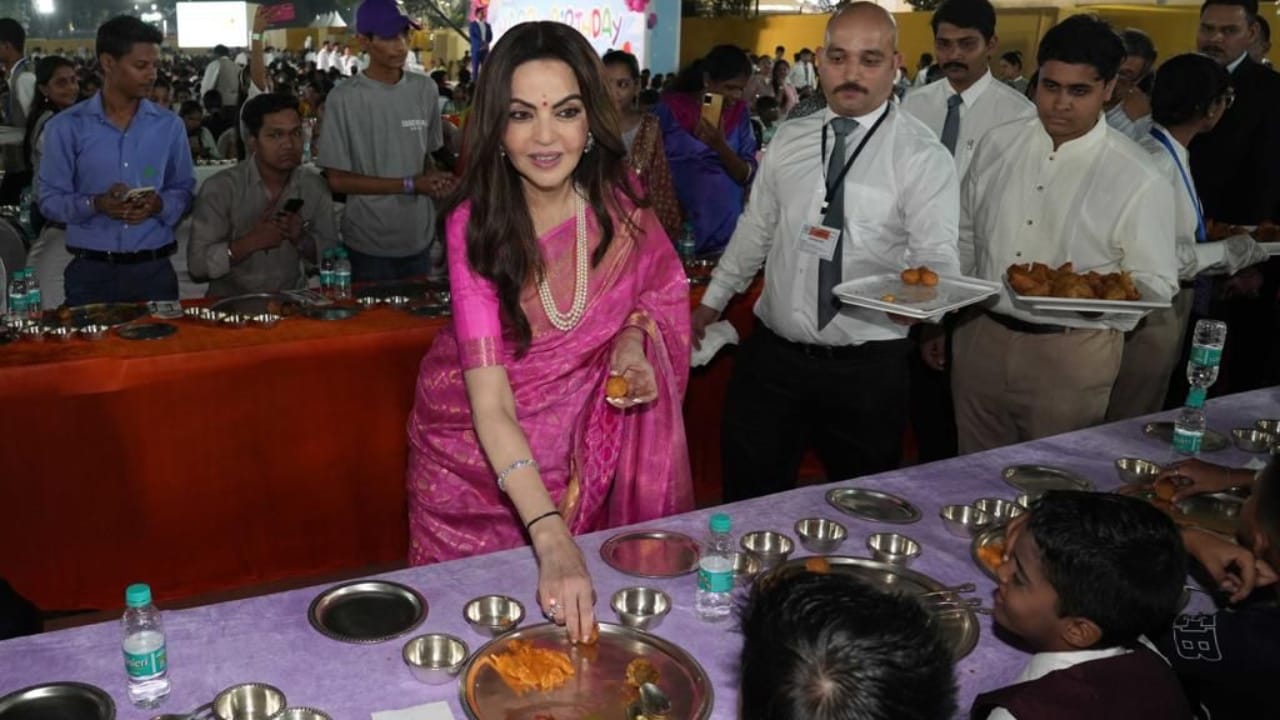 'Anna-Seva' organized on Nita Ambani's 60th birthday, food distributed to 1.4 lakh people