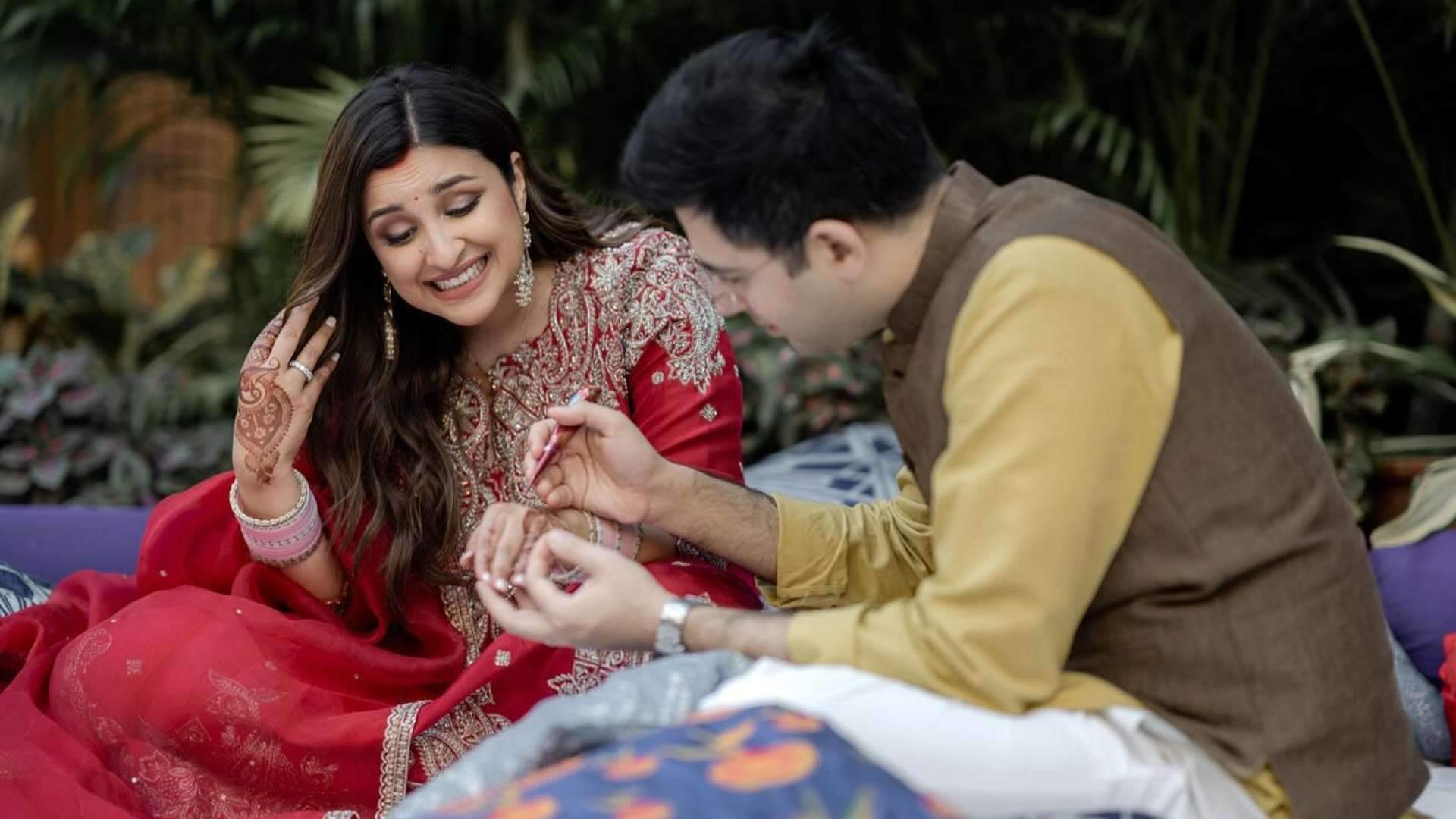 Parineeti Chopra karwa chauth look Parineeti wear red suit worth more than 1 lakh