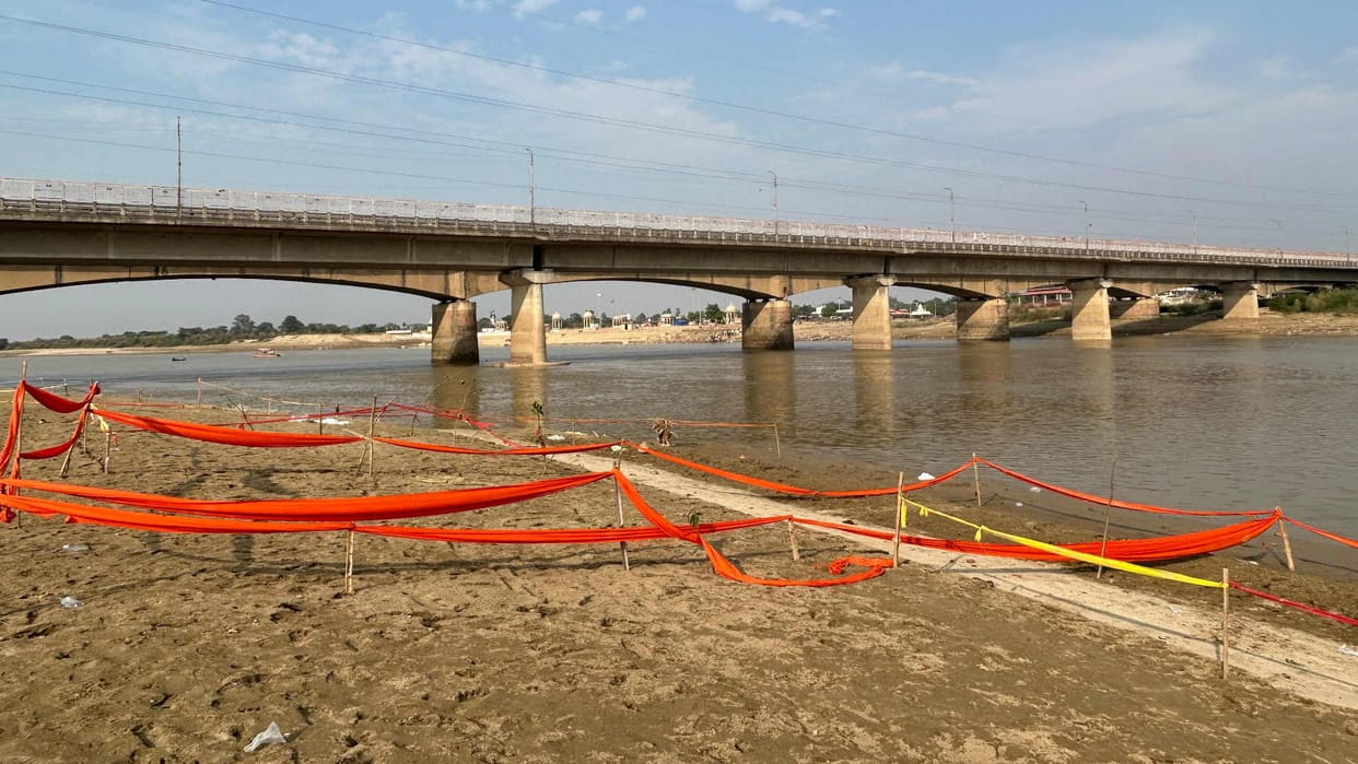 Chhath Puja Land on banks of Rajghat but businessman MRDJ Gujjar will approve altar