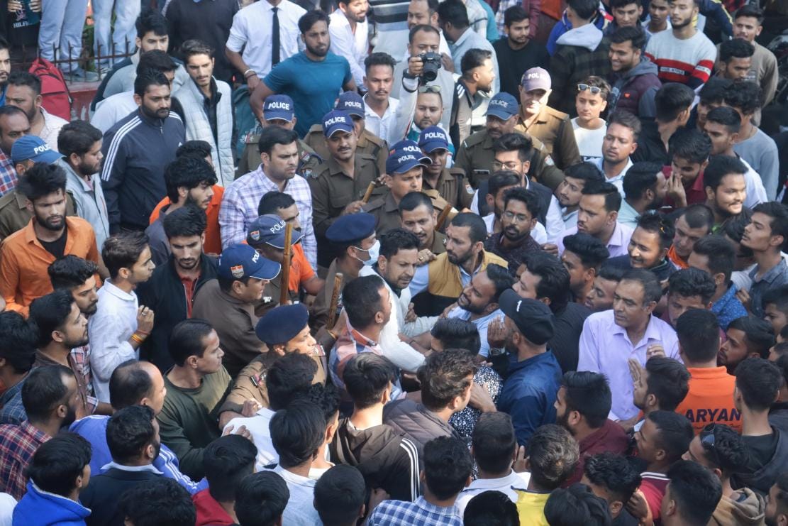 Student Union Elections: Candidates filed nominations at DAV PG College on Wednesday