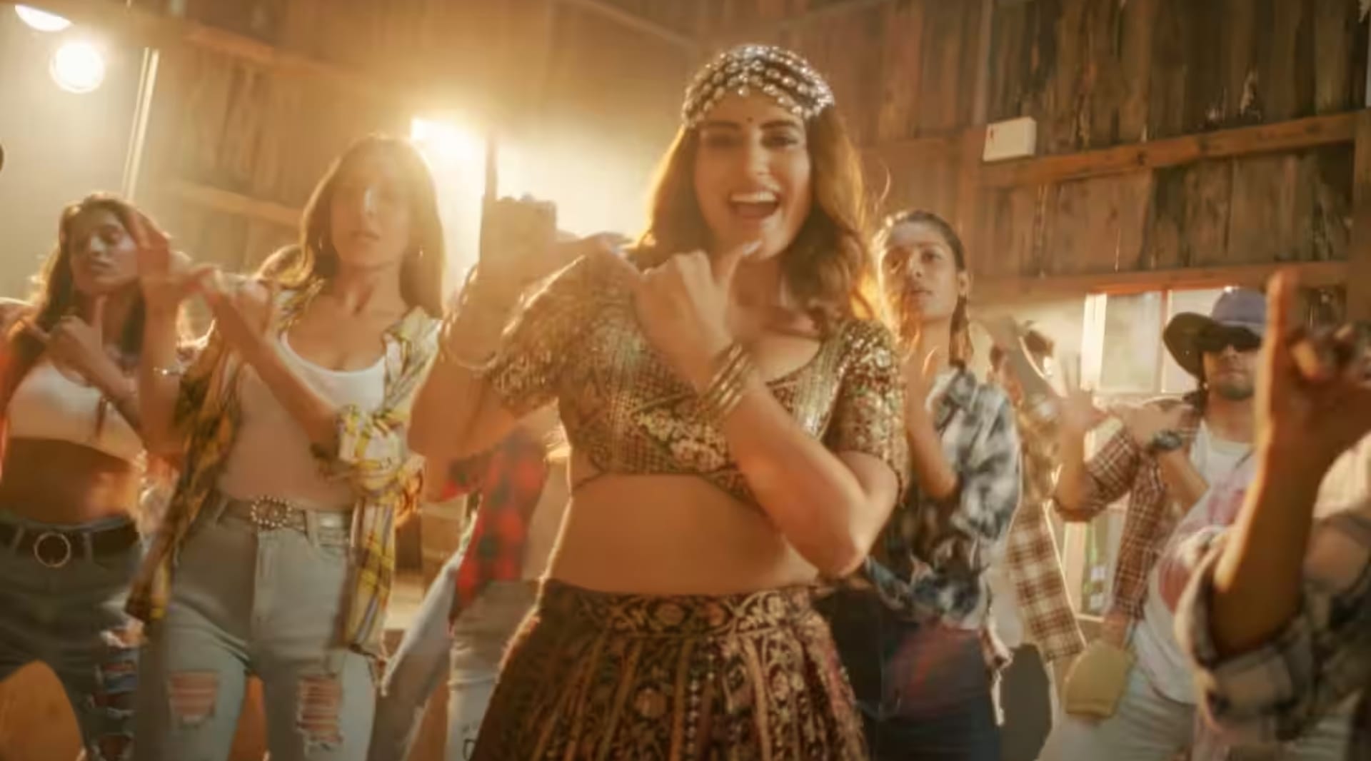 after shilpa shetty Akshara singh drops a news song bihar lootne watch video and read details inside