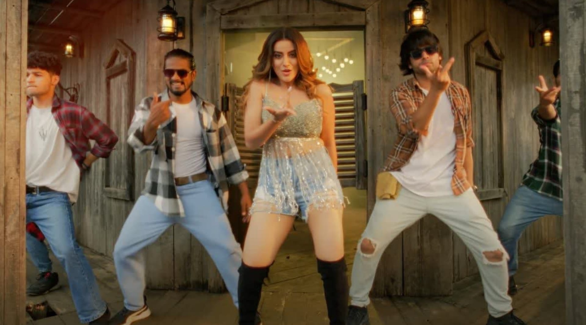 after shilpa shetty Akshara singh drops a news song bihar lootne watch video and read details inside