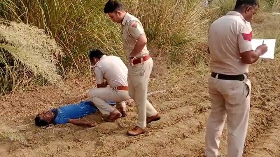 Dead body of youth found in field in Rewari, SP Deepak reached spot after getting information