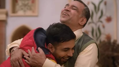 Aankh Micholi Review paresh rawal sharman joshi mrunal thakur Abhimanyu Dasani Umesh Shukla divya dutta film