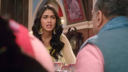Aankh Micholi Review paresh rawal sharman joshi mrunal thakur Abhimanyu Dasani Umesh Shukla divya dutta film