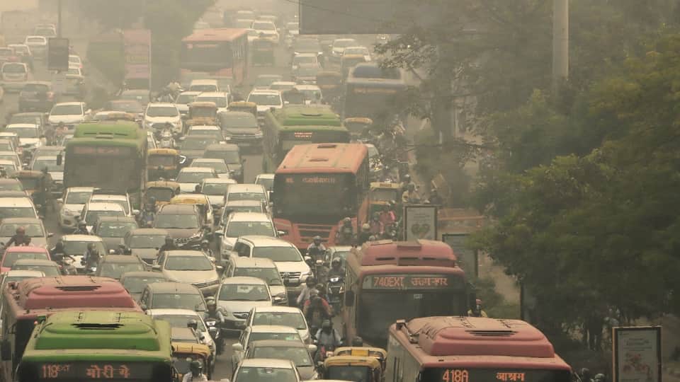 Delhi government called a meeting regarding air pollution