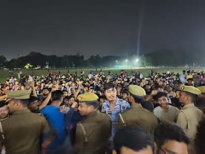 IIT BHU: आईआईटी परिसर में बंदूक दिखाकर कपड़े उतरवाए, छात्रा ने बताया- दरिंदों से कैसे खुद को बचाया? IIT BHU: In IIT, a girl student was made to take off her clothes at gunpoint youth ran away after kissing