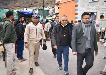 Chardham Yatra 2023 Election Commissioner of India and Ambassador of Nepal visited Badrinath Dham