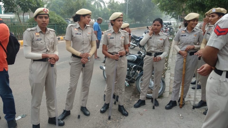 Parents closed gate of private school over charges of molestation on Dean
