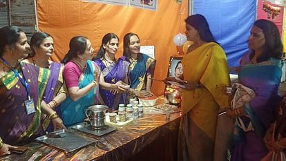 Jatra: स्वाद और परंपरा के साथ आत्मनिर्भरता का मंच बना जत्रा, लावणी और फूड झोन रहा मुख्य आकर्षण jatra indore food festival dance culture marathi