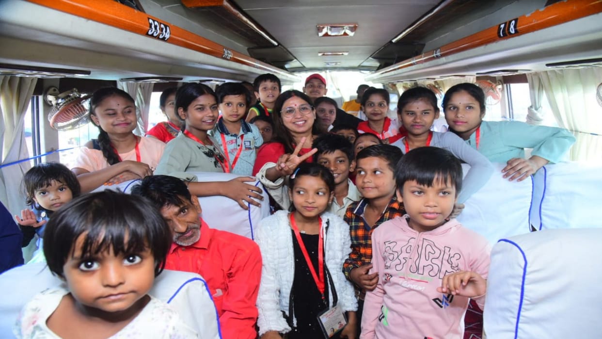 Children of the slums of Prayagraj will be the guests of the Governor, will have lunch at Raj Bhavan.