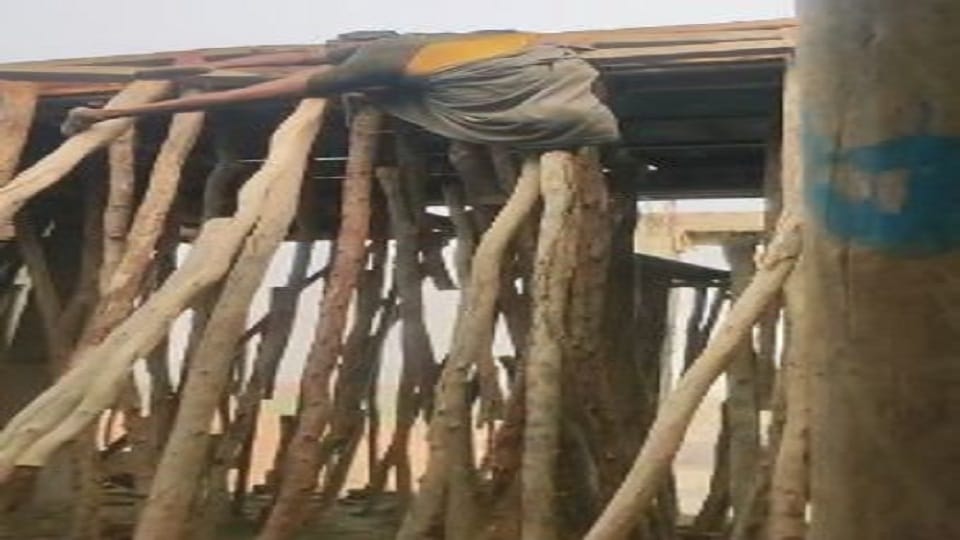 Mason dies after getting trapped in the lantern of under construction temple