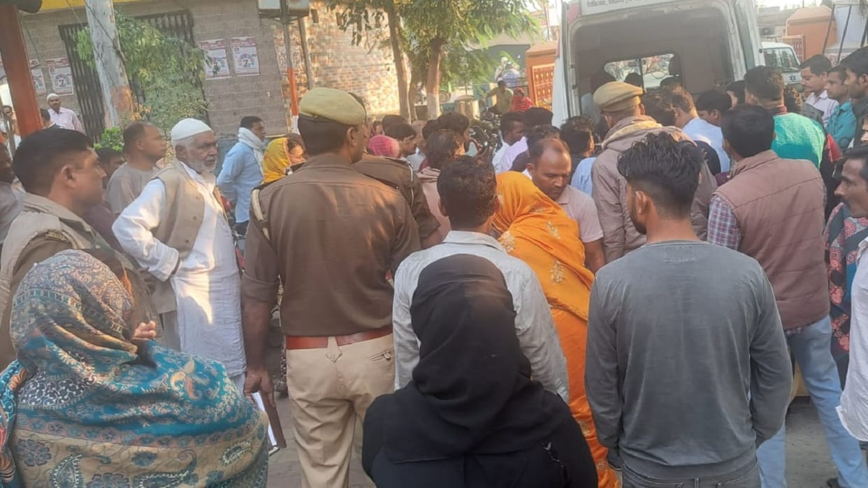 12 passengers injured in bus collision with bitumen tanker in Seohara Bijnor