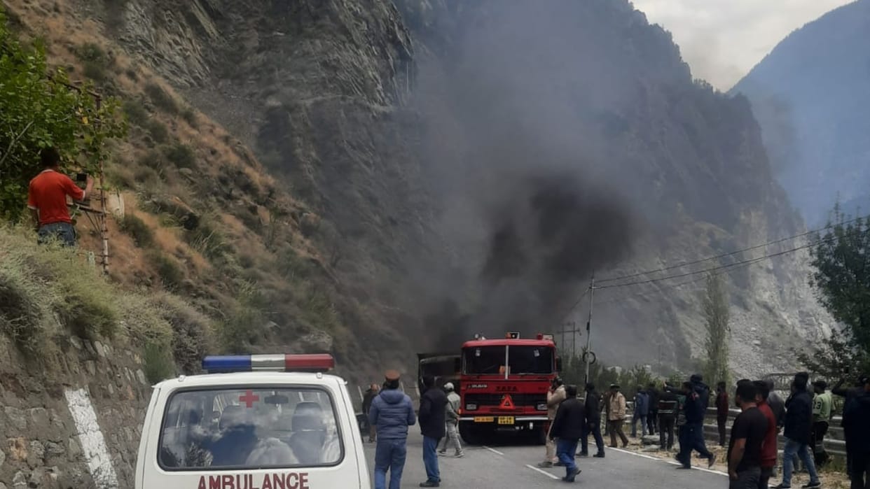 Two Truck Catches Fire After Collision on National Highway in Kinnaur Himachal Pradesh