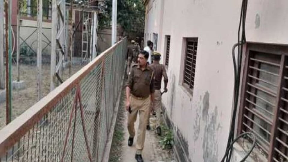 Prisoner escaped by climbing the court lockup wall in Lakhimpur kheri