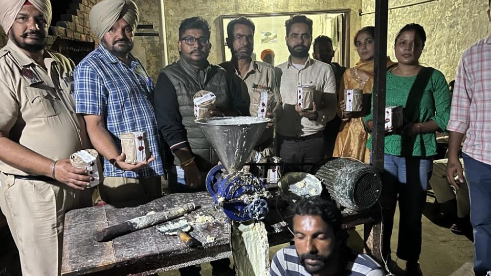 Health Department raids in Mananwala village of Amritsar and recovered adulterated khoya