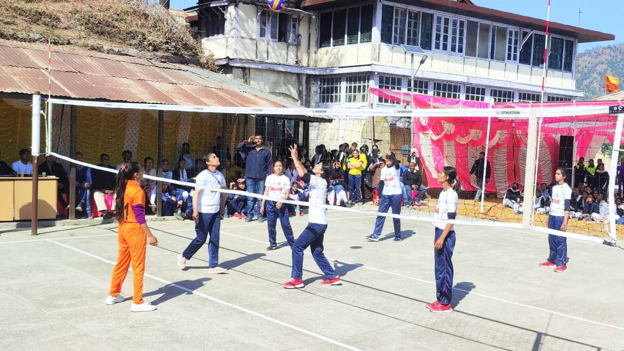 Sports competition: Ambota, Rohru and Kandaghat in next round in volleyball.