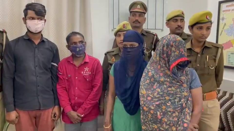 police arrested seven accused of thieves and robber gangs In Agra