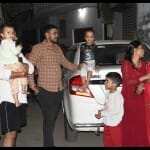 भूकंप के बाद घोष कंपनी पर बाहर आएं लोग।