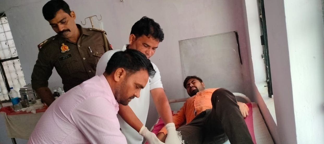Azamgarh Encounter: Vicious criminal injured in police encounter, two accomplices arrested