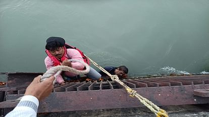 Police rescues drowning youth in Chilla Barrage rishikesh