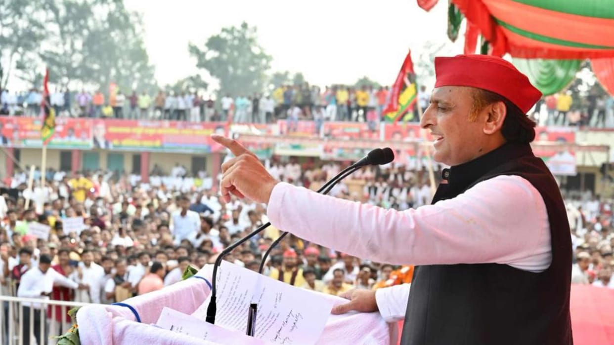 SP President and Former CM Akhilesh Yadav reached Gorakhpur