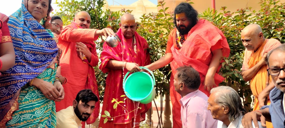 Mahamandaleshwar Samvidanand said  Saints are respected a lot in the country, it is not like this in the world