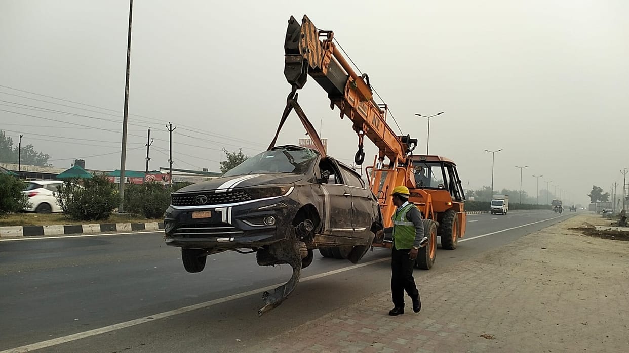 Meerut: Speeding car overturns in Kankarkheda, one student dead, three injured