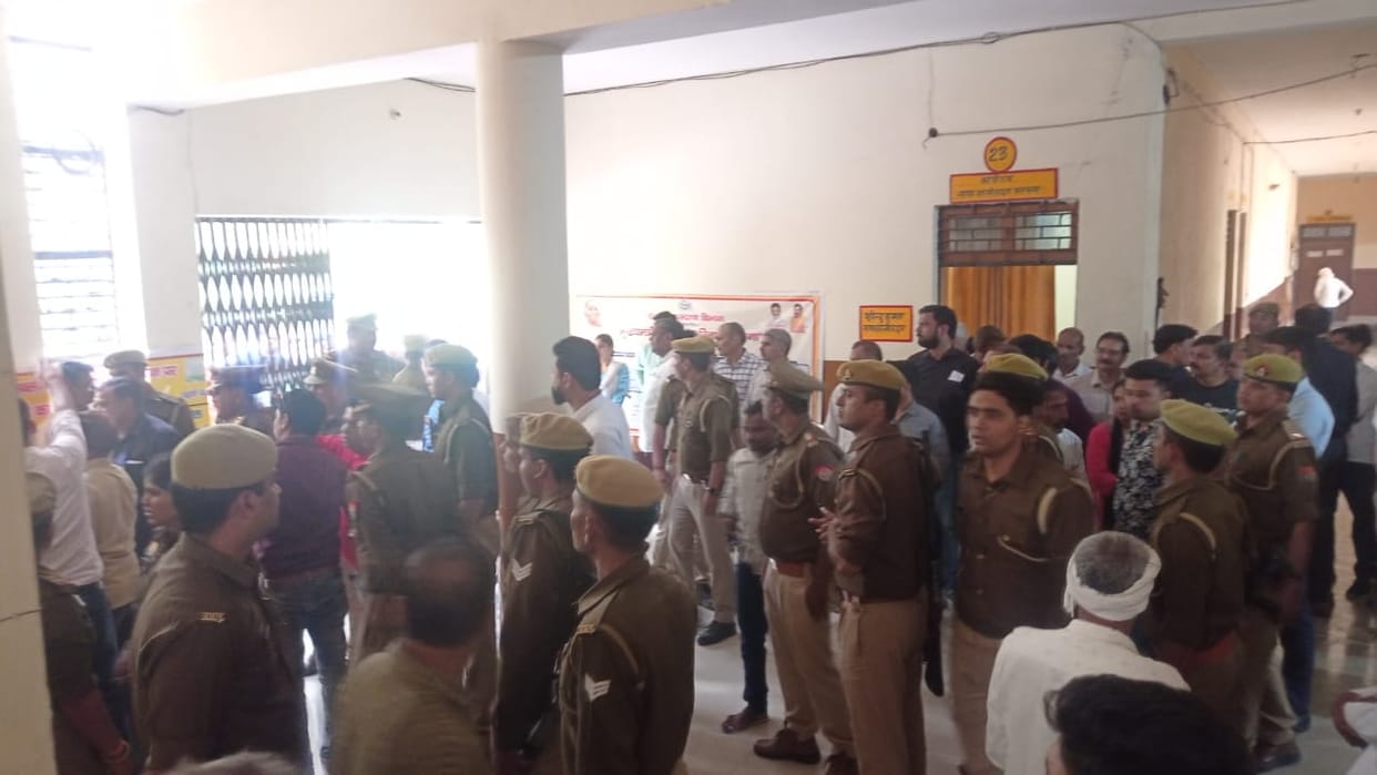 Meerut: complainant poured kerosene on himself in the presence of officials On Tehsil Day