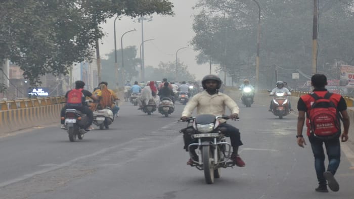 Fog reigned in the city from morning till evening