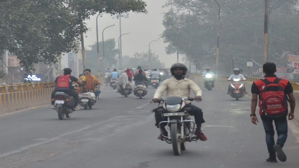 Fog reigned in the city from morning till evening