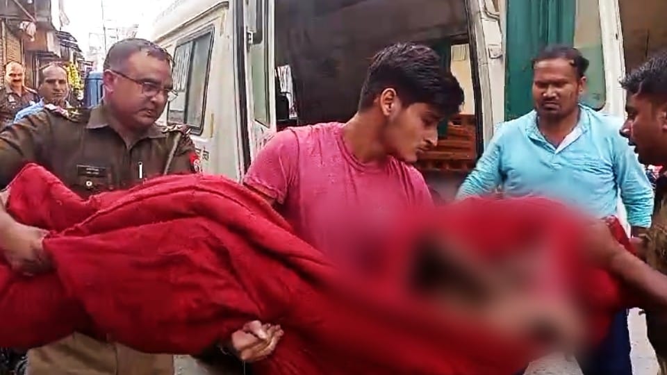 Retired teacher commits suicide by set himself on fire in Bareilly