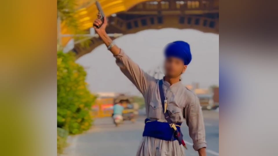 Video of Firing by Nihang near Golden Gate viral on social media