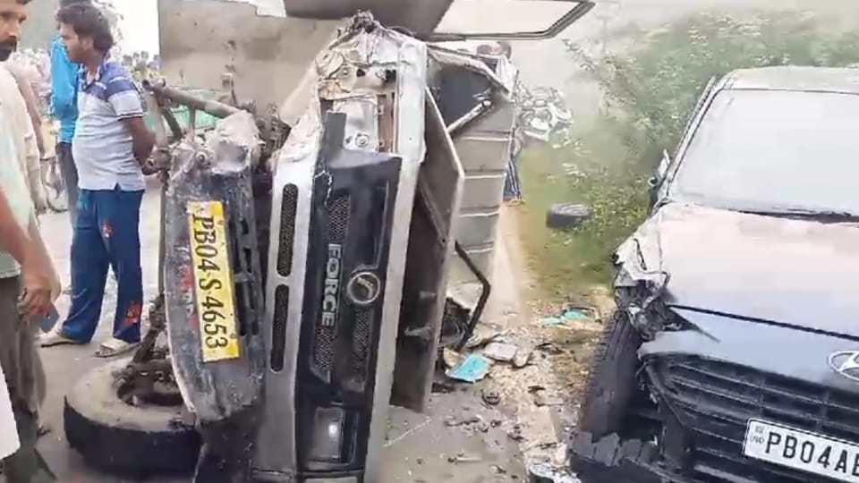 Bike And School Van Collided in Faridkot