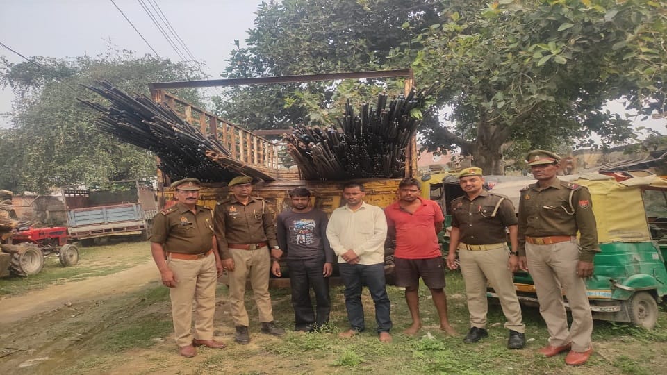Canter loaded with 12 tons of rebar recovered, three thieves caught