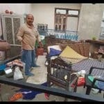 धमाके के बाद बिखरा सामान