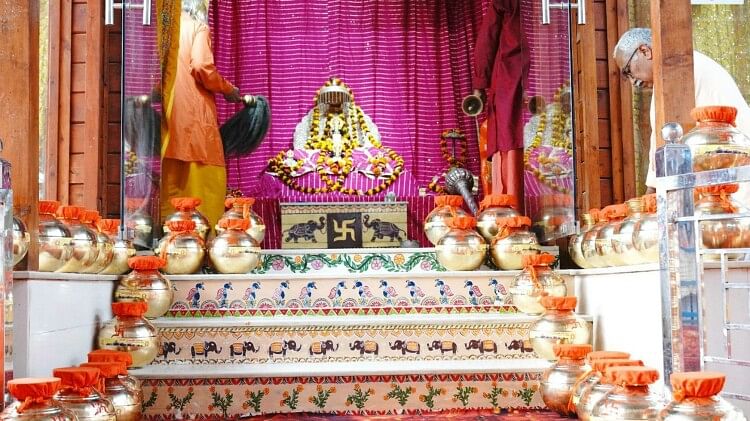 Grand preparations for 'Akshat Pujan' in Ramnagari Ayodhya, Akshat will be delivered to 5 lakh temples of the country.