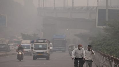 Air Pollution: राजधानी में जहरीली हवा का कहर, लोगों को सांस लेने में हो रही परेशानी; जानिए आज क्या है AQI Air quality across Delhi continues to be in the Severe category