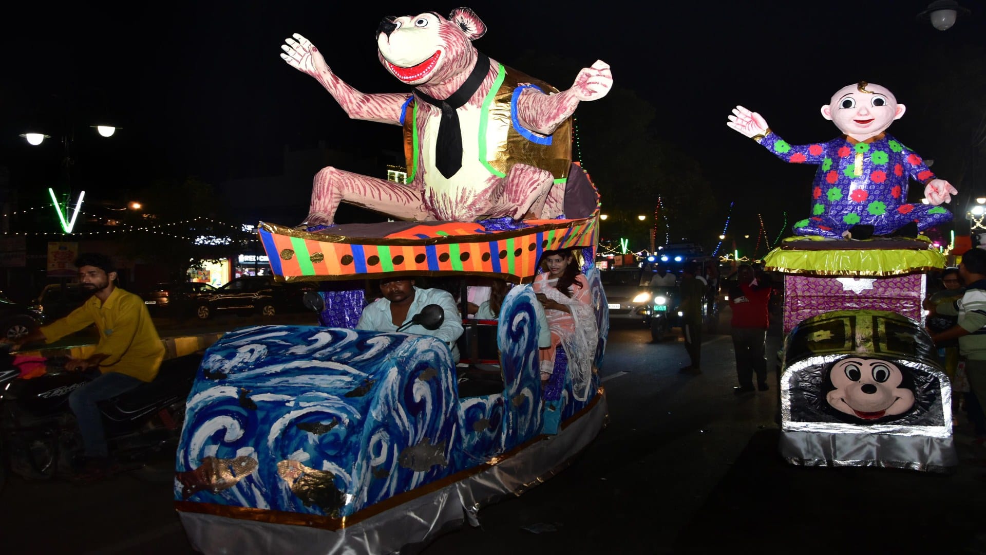 Amar Ujala Shubh Labh Shopping Cornwall: A blast with fun and entertainment a unique Cornwall decorated