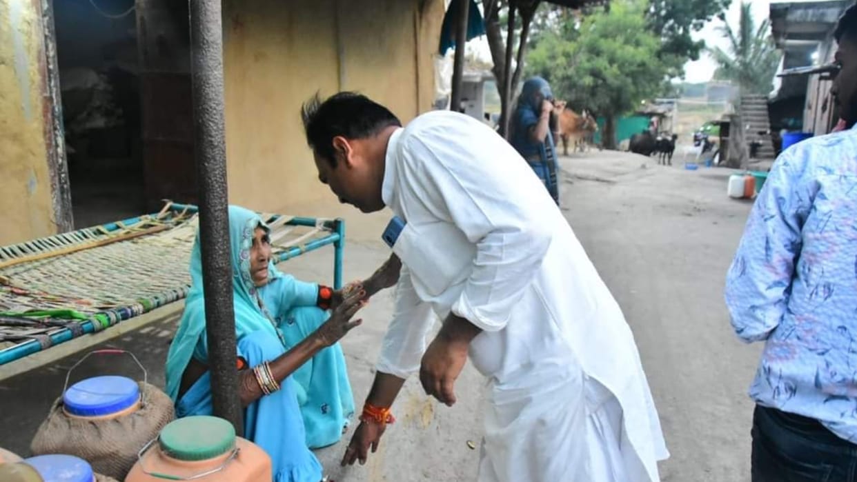 MP Election: Election colors started appearing in rural areas too Kaluhera drove e-rickshaw Maya played drums