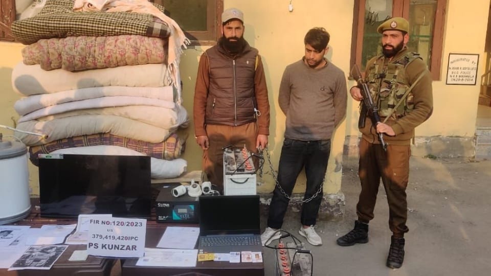 jammu kashmir: Impersonating as CBI officer man arrested by police in Kunzer Baramulla