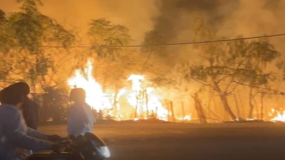 fire in slums outside Kapurthala Rail Coach Factory rescue operation of fire brigade team continues