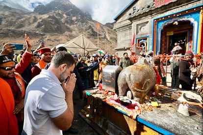 Rahul Gandhi Visited Kedarnath dham and Do evening aarti Crowd Gathered to see him photo